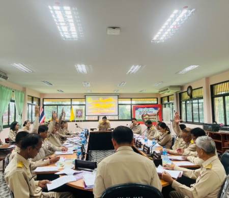 วันที่ 23 กันยายน 2568 เวลา 09.00 น. นายสมควร พลพวก นายกเทศมนตรีตำบลบ้านกอก เข้าร่วมประชุมสภา สมัยวิสามัญ สมัยที่ 1 ครั้งที่ 1 ประจำปี 2568  ณ ห้องประชุมสำนักงานเทศบาลตำบลบ้านกอก อำเภอเขื่องใน จังหวัดอุบลราชธานี 