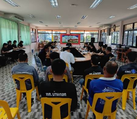 วันที่ 23 ธันวาคม 2568 เวลา 09.30 น. นายอัษฎายุทธ กุแก้ว ปลัดเทศบาล  จัดประชุมถ่ายทอดนโยบายแนวทางการปฏิบัติงาน ให้แก่หัวหน้าส่วนราชการ พนักงาน และเจ้าหน้าที่เทศบาลตำบลบ้านกอก ณ ห้องประชุมสำนักงานเทศบาลตำบลบ้านกอก